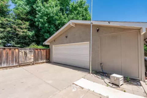 Exterior - 36358 Orange Grove Ave, Madera, CA 93636 photo 3 of 10