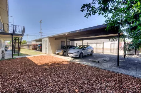 Exterior - 446 N Maple Ave, Fresno, CA 93702 photo 5 of 6