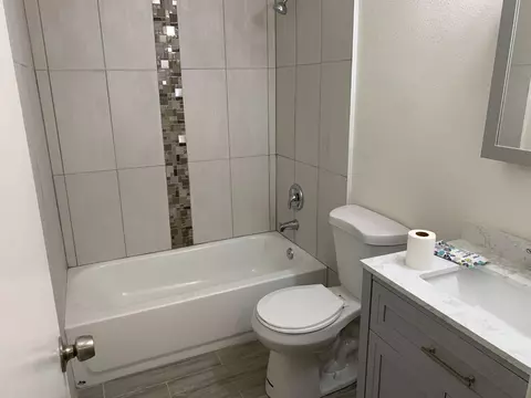 Bath - 446 N Maple Ave, Fresno, CA 93702 photo 7 of 11