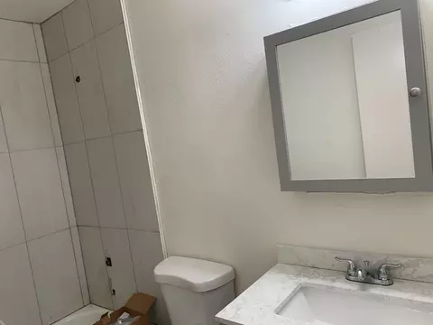 Bath - 446 N Maple Ave, Fresno, CA 93702 photo 11 of 11