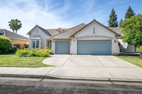 Exterior - 2644 Bellaire Ave, Clovis, CA 93611 photo 4 of 11