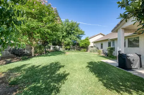 Exterior - 2644 Bellaire Ave, Clovis, CA 93611 photo 11 of 11