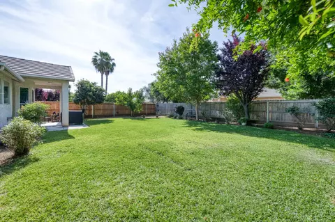 Exterior - 2644 Bellaire Ave, Clovis, CA 93611 photo 10 of 11