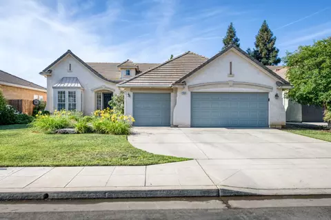 Exterior - 2644 Bellaire Ave, Clovis, CA 93611 photo 3 of 11