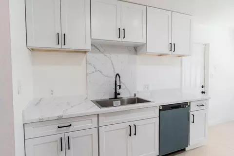 Kitchen - 974 W Fairmont, Clovis, CA 93612 photo 1 of 1