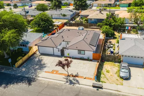 View/Area - 974 W Fairmont, Clovis, CA 93612 photo 2 of 7