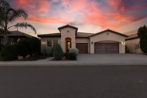 6638 W Kadota Ave, Fresno, CA 93723