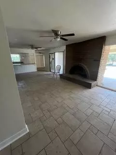 Living - 14721 E Tulare Ave, Sanger, CA 93657 photo 3 of 5