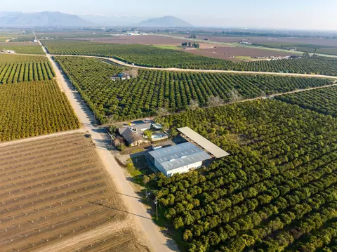 14721 E Tulare Ave, Sanger, CA 93657