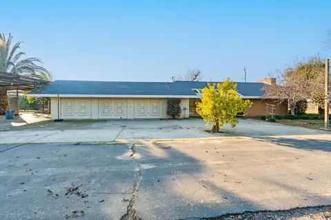 Exterior - 14721 E Tulare Ave, Sanger, CA 93657 photo 2 of 9