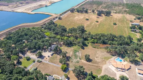 1185 S Riverbend, Sanger, CA 93657 photo 8