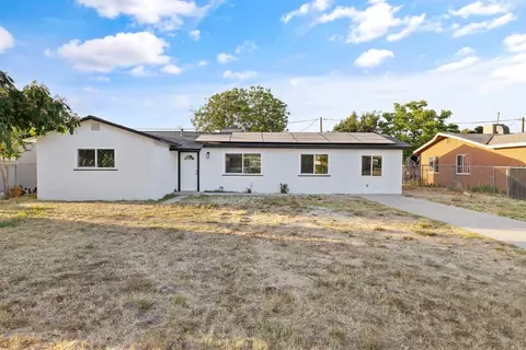 8728 E Khan St, Selma, CA 93662