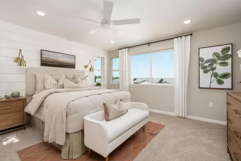 Bedroom - 1531 Woodhill Ln, Clovis, CA 93619 photo 4 of 7