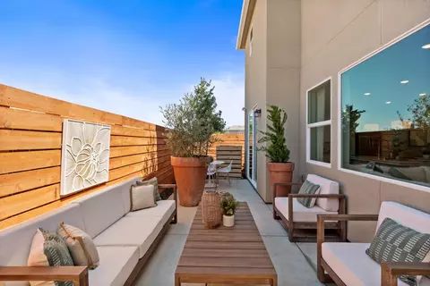 Exterior - 1531 Woodhill Ln, Clovis, CA 93619 photo 2 of 4