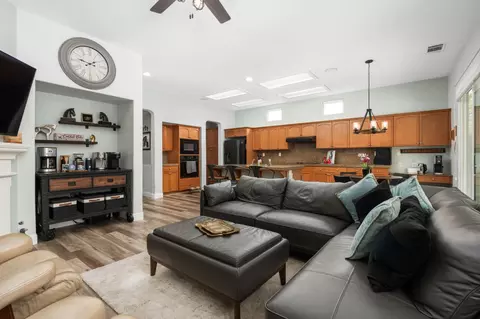 1812 N Graybark Ave, Clovis, CA 93619 photo 22