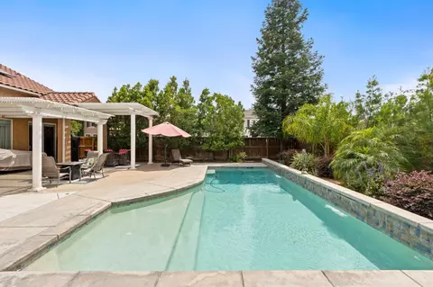 1812 N Graybark Ave, Clovis, CA 93619 photo 35