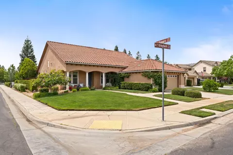 1812 N Graybark Ave, Clovis, CA 93619 photo 2