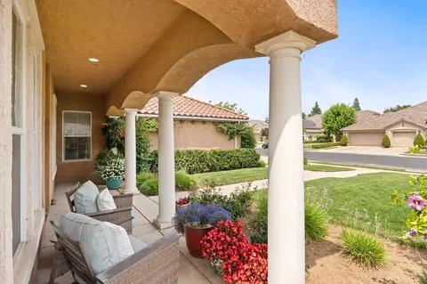 1812 N Graybark Ave, Clovis, CA 93619 photo 3