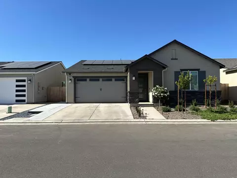 6606 E Carmen Ave, Fresno, CA 93727