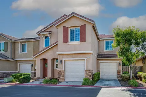 Exterior - 3352 Monterosa Ln, Clovis, CA 93619 photo 2 of 9