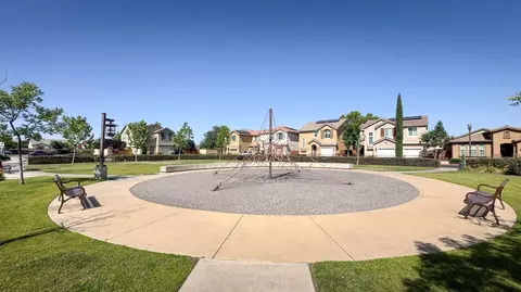 Exterior - 3352 Monterosa Ln, Clovis, CA 93619 photo 9 of 9
