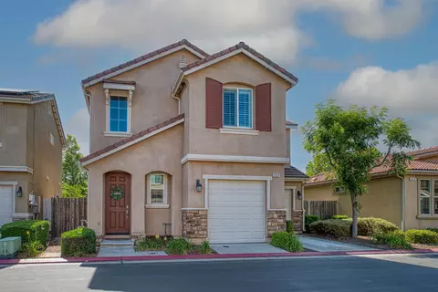 3352 Monterosa Ln, Clovis, CA 93619