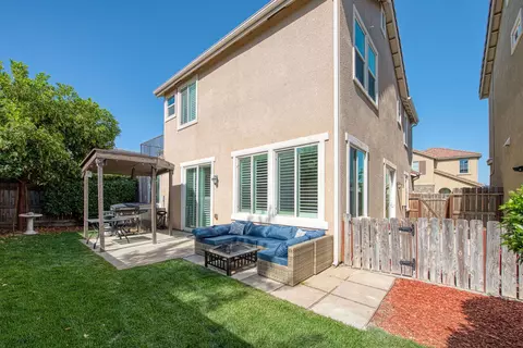 Exterior - 3352 Monterosa Ln, Clovis, CA 93619 photo 5 of 9
