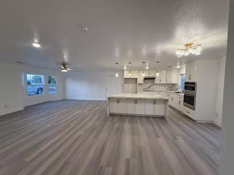 Living - 36610 Kenneth Ave, Madera, CA 93636 photo 3 of 5