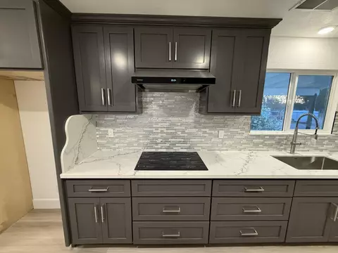 Kitchen - 36610 Kenneth Ave, Madera, CA 93636 photo 8 of 9