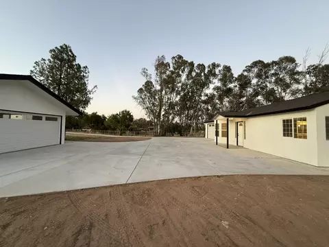 Exterior - 36610 Kenneth Ave, Madera, CA 93636 photo 5 of 9