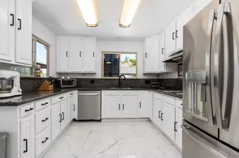 Kitchen - 1852 N Hollywood Dr, Reedley, CA 93654 photo 6 of 6