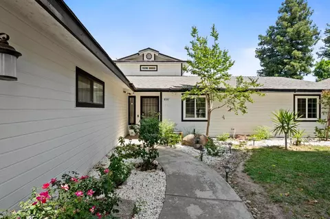 Exterior - 1852 N Hollywood Dr, Reedley, CA 93654 photo 5 of 6