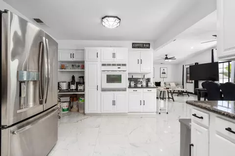 Kitchen - 1852 N Hollywood Dr, Reedley, CA 93654 photo 4 of 6