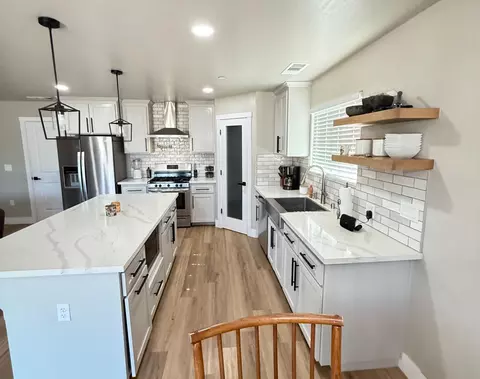 Kitchen - 25566 Martin St, Madera, CA 93638 photo 3 of 3