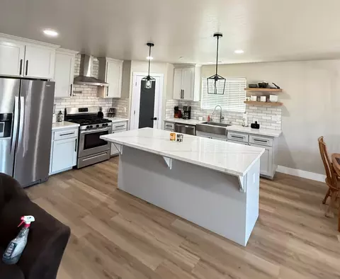 Kitchen - 25566 Martin St, Madera, CA 93638 photo 2 of 3