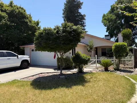 1220 Rayser St, Kingsburg, CA 93631