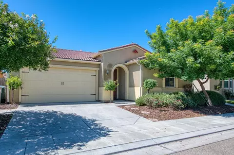3870 Joaquin Ave, Clovis, CA 93619