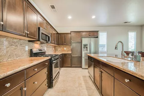 Kitchen - 4122 Heritage Ave, Clovis, CA 93619 photo 1 of 3