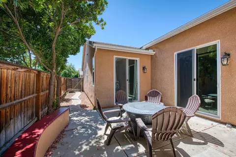 Exterior - 4122 Heritage Ave, Clovis, CA 93619 photo 4 of 11