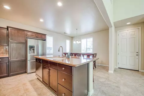 Entry Way - 4122 Heritage Ave, Clovis, CA 93619 photo 4 of 5