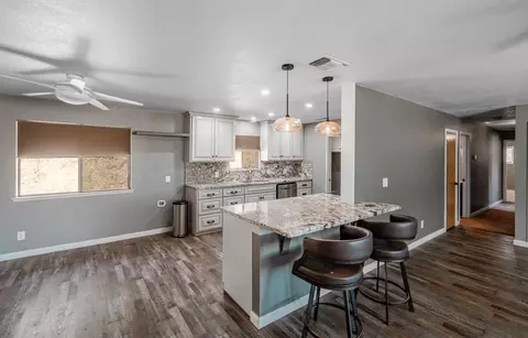 Kitchen - 27386 Twin Ponds Rd, Clovis, CA 93619 photo 4 of 4