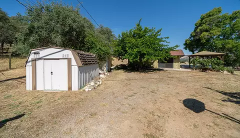 Exterior - 27386 Twin Ponds Rd, Clovis, CA 93619 photo 10 of 14