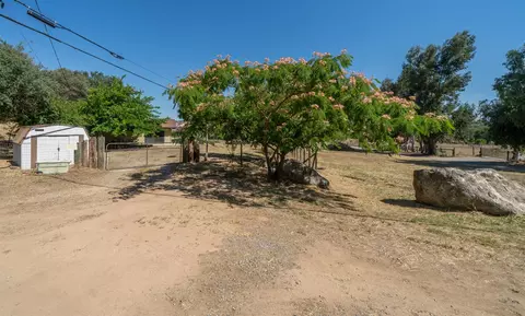 Exterior - 27386 Twin Ponds Rd, Clovis, CA 93619 photo 7 of 14
