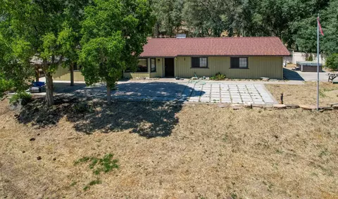 Exterior - 27386 Twin Ponds Rd, Clovis, CA 93619 photo 4 of 14
