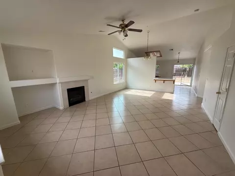 5467 E Byrd Ave, Fresno, CA 93727