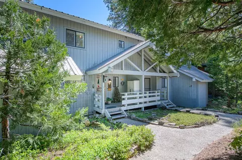 40782 Village Pass Ln, Shaver Lake, CA 93664