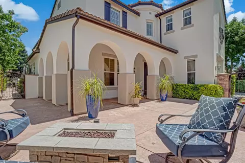 Exterior - 3770 Serena Ave, Clovis, CA 93619 photo 3 of 12