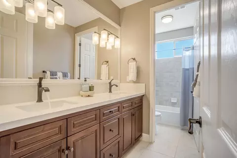 Bath - 3770 Serena Ave, Clovis, CA 93619 photo 4 of 4