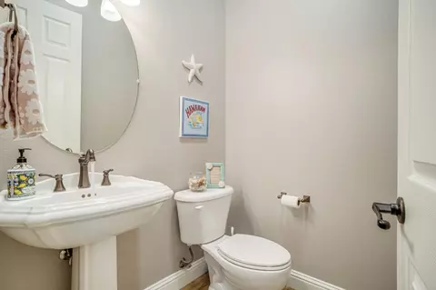 Bath - 3770 Serena Ave, Clovis, CA 93619 photo 3 of 4