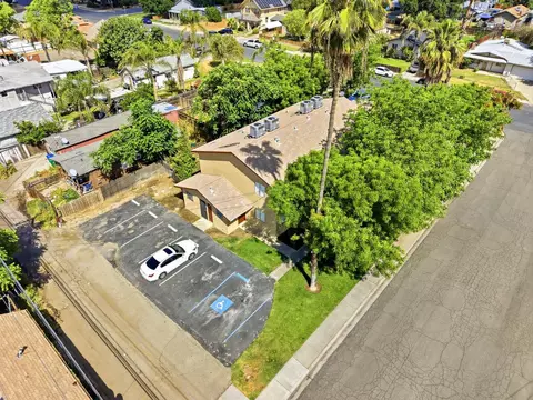 View/Area - 551 E 11th St, Hanford, CA 93230 photo 1 of 8
